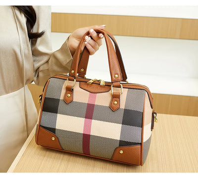 Women's Bag Tote Bag Light Luxury Shoulder Bag Large Capacity Handbag Casual Fashion Versatile Commuter Large Bag Brand Niche High-End 2025 New Handbag Casual Bag